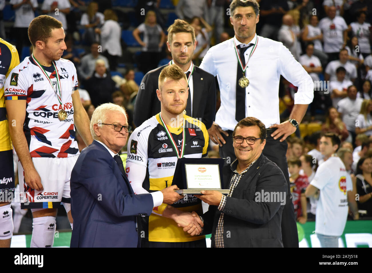 Zaytsev Ivan (leo Schuhe Modena) viene premiato während der Endrunden - Sir-Sicherheit Perugia vs Modena Volley, Civitanova Marche, Italien, 02. November 2019, Volleyball Stockfoto