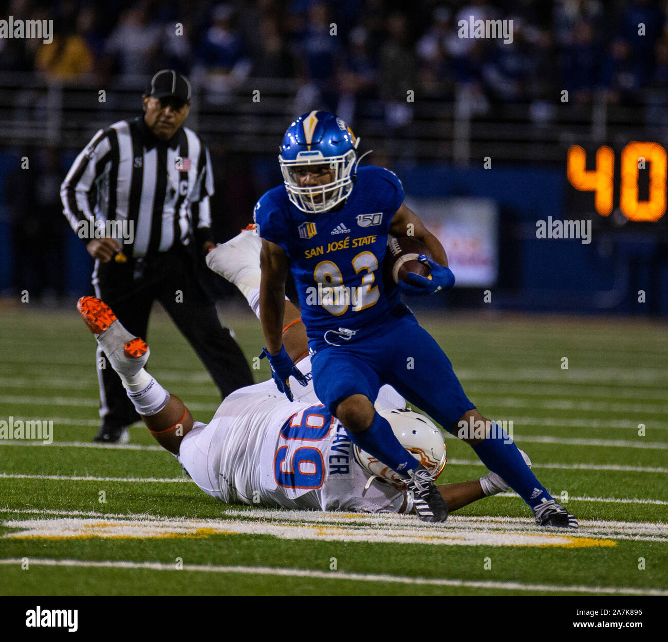 CEFCU Stadion San Jose, CA. 02 Nov, 2019. San Jose, CA San Jose State wide receiver Jesaja Hamilton (82) bricht mit einem während der NCAA Football Spiel zwischen der Boise State Broncos und dem San Jose State Spartans 42-52 verlor an CEFCU Stadion San Jose, CA. Thurman James/CSM/Alamy leben Nachrichten Stockfoto