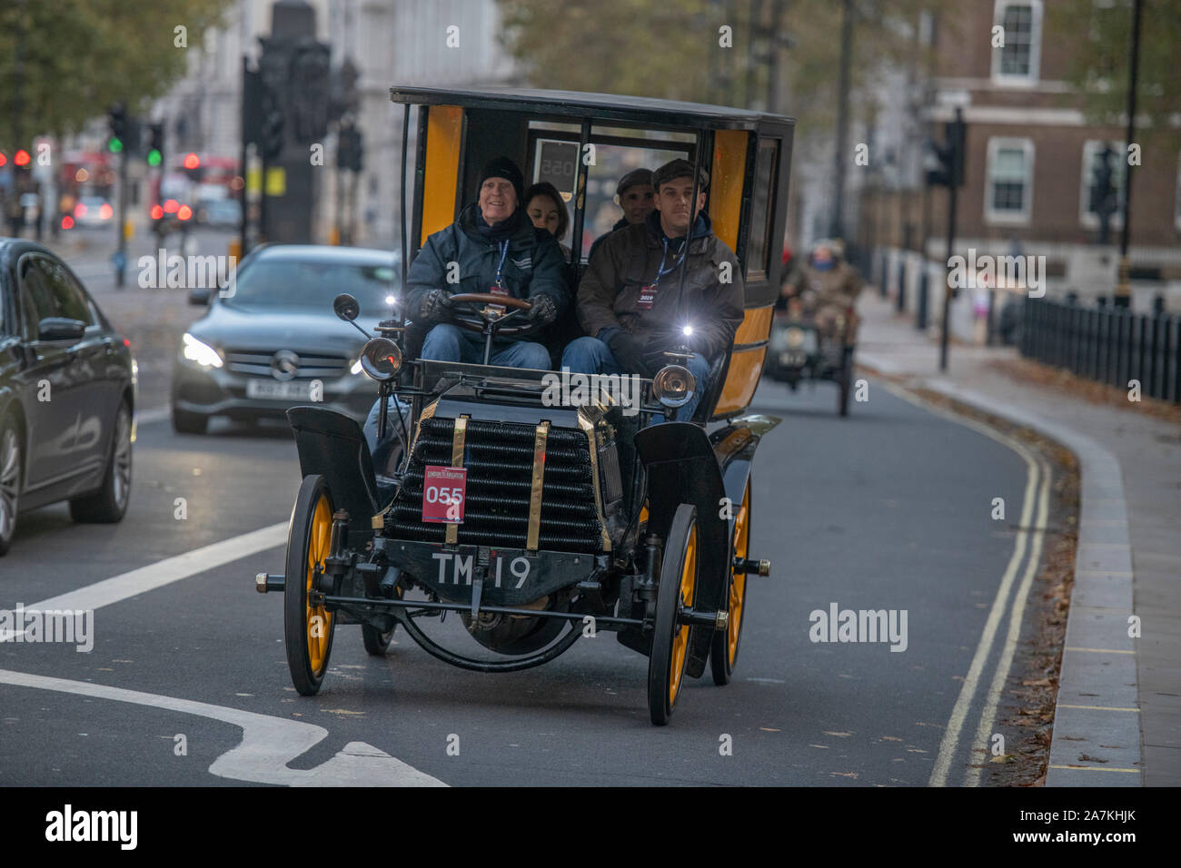 Whitehall, London, UK. 3. November 2019. Der 123. Jahrestag Bonhams London nach Brighton Veteran Car Run Ankunft in Whitehall auf dem Weg nach Brighton Stockfoto