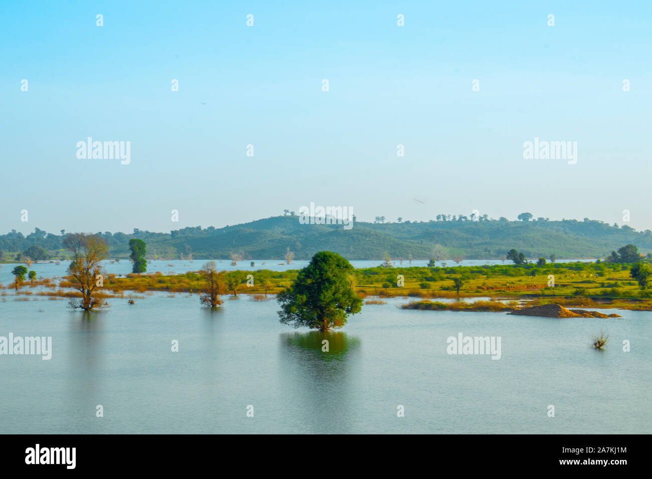 Malerische Aussicht von Halon Dam, Madhya Pradesh, ein beliebter Picknickplatz der Einheimischen. Stockfoto