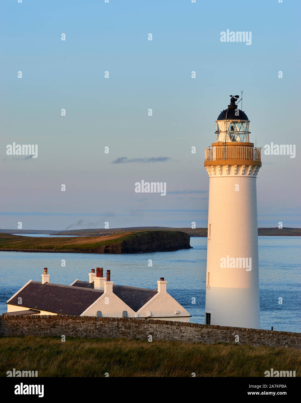 Cantick Head Lighthouse auf Wände, Orkney, Schottland. Auf der südlichen Ansätze zu Scapa Flow. Stockfoto