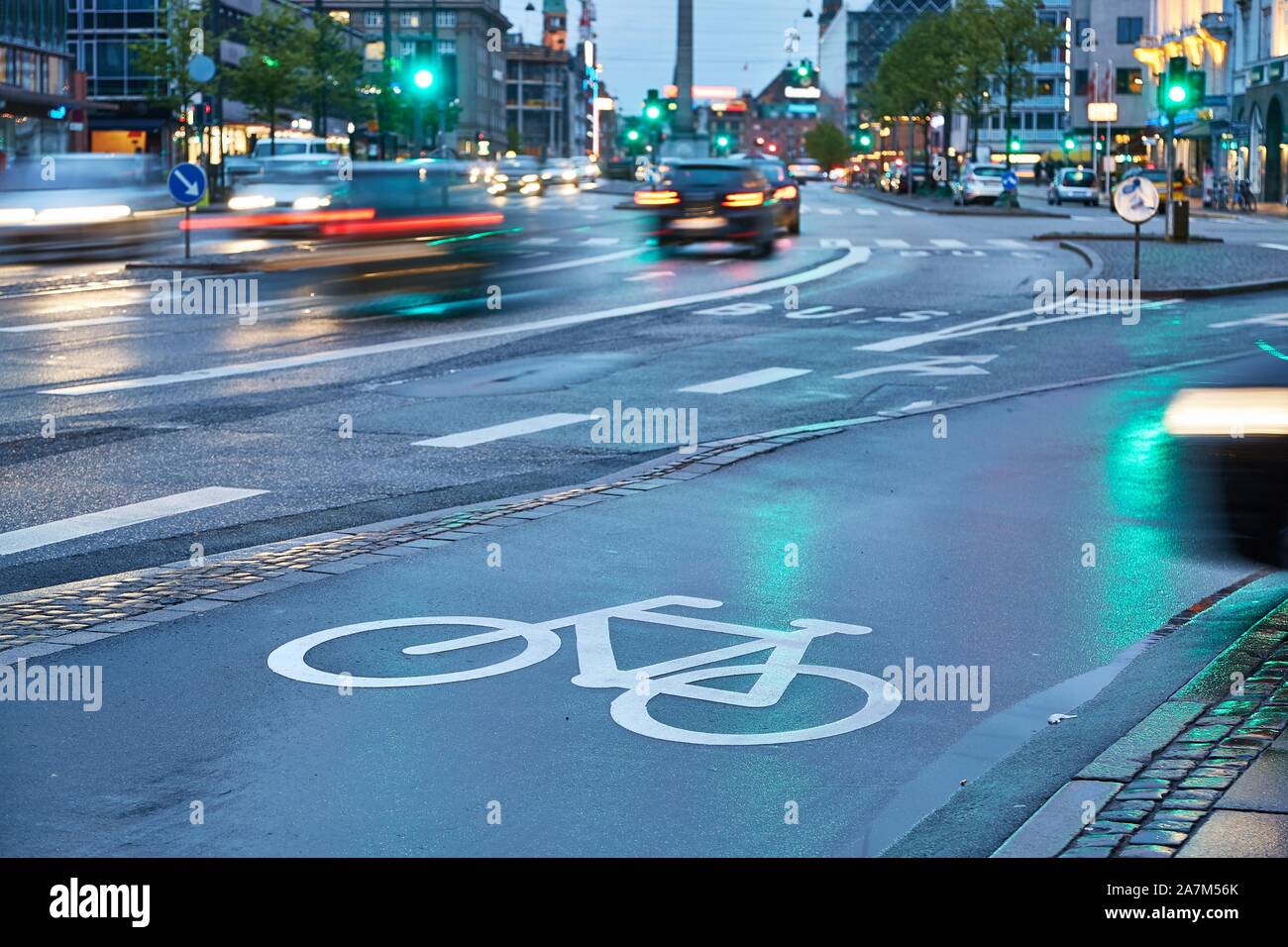 Fahrradweg im Regen Stockfoto