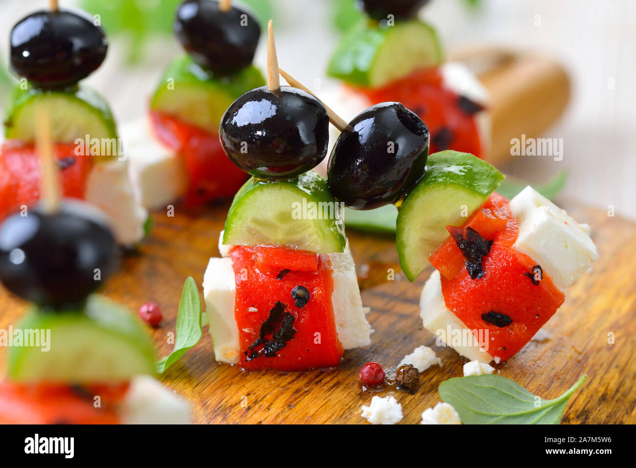 Fingerfood spieße feta -Fotos und -Bildmaterial in hoher Auflösung – Alamy