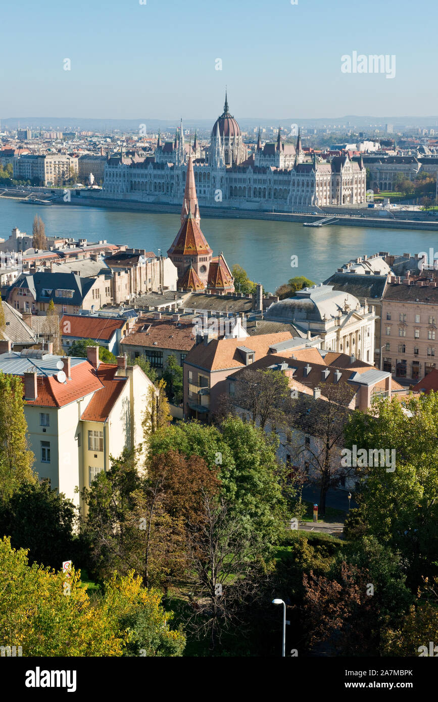 Blick von Budapest Castle Hill über die Donau, das Parlamentsgebäude Stockfoto