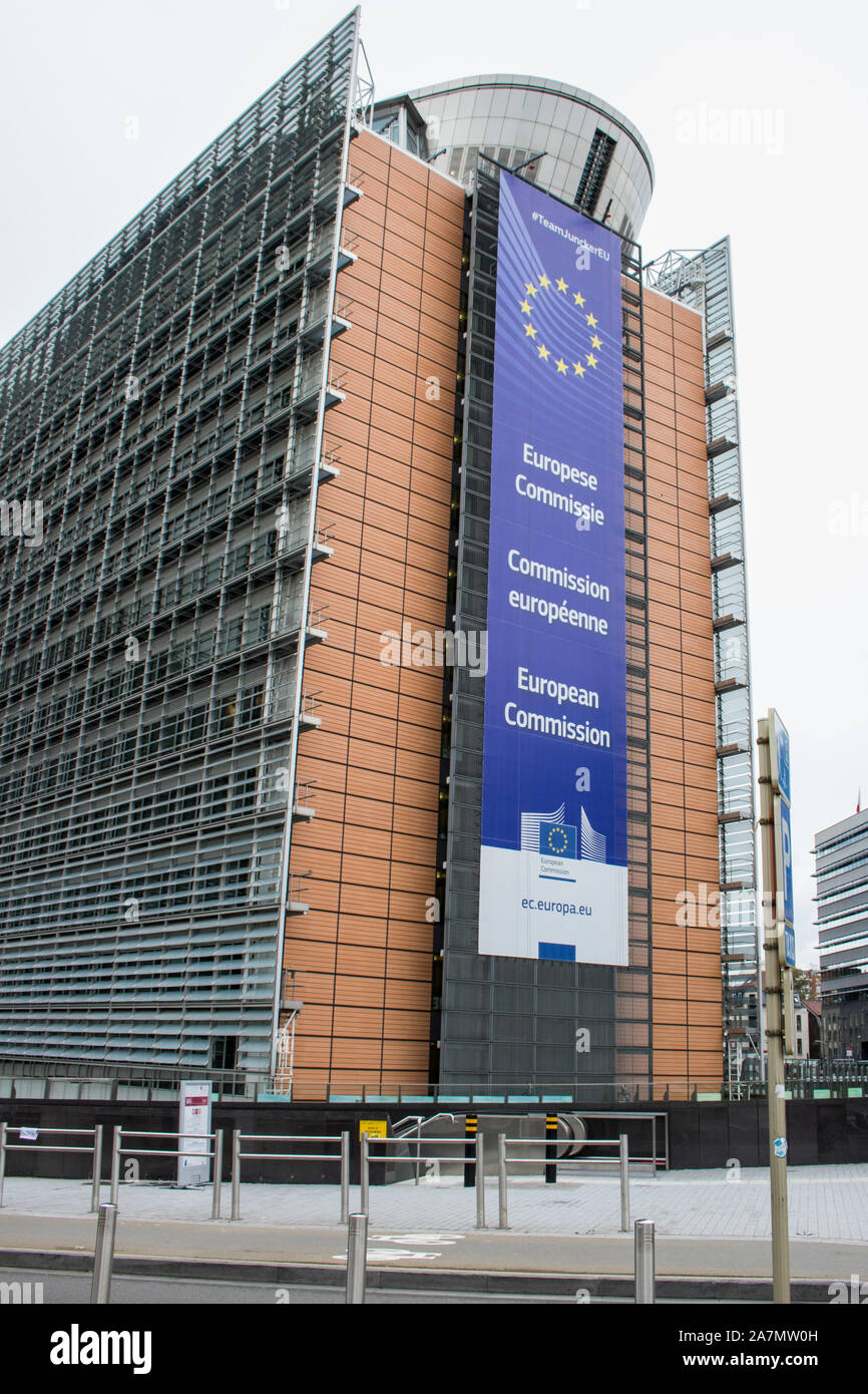 Lauge Berlaymont-gebäude in Schuman Viertel in Brüssel, Belgien, an einem bewölkten Tag Stockfoto