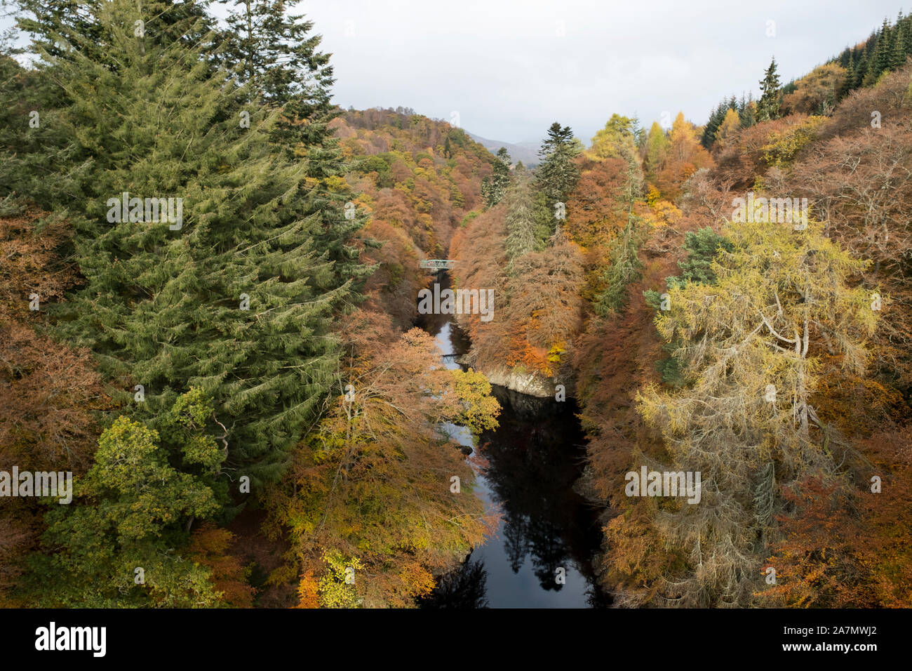 Den Fluss Garry im Pass von Killiecrankie in der Nähe von Pitlochry, Perthshire Stockfoto