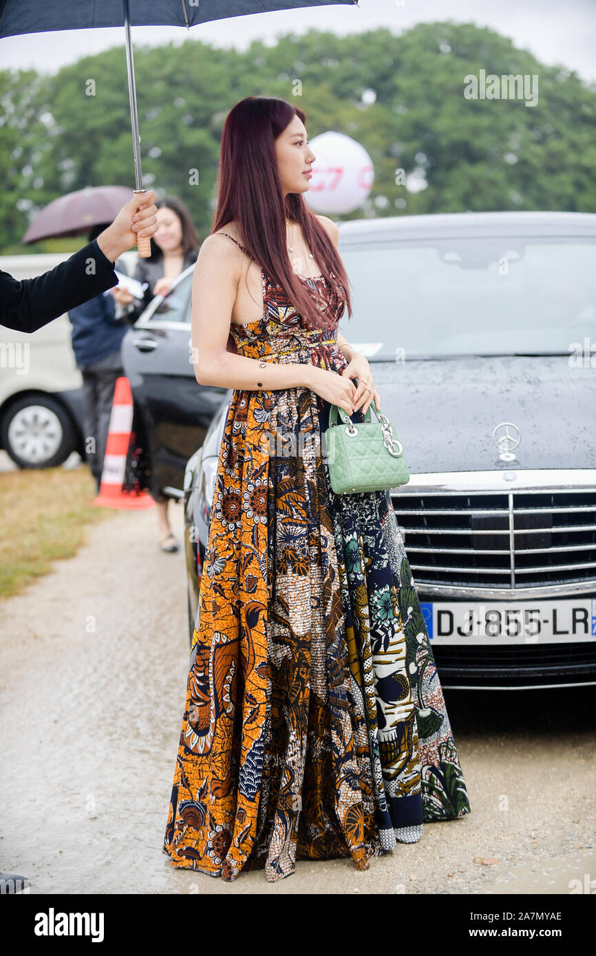 Koreanische Sangerin Und Schauspielerin Bae Suzy Besser Durch Die Mononym Suzy Bekannt Besucht Die Christian Dior Damenmode Fruhjahr Sommer 2020 Zeigen Wahrend Der P Stockfotografie Alamy