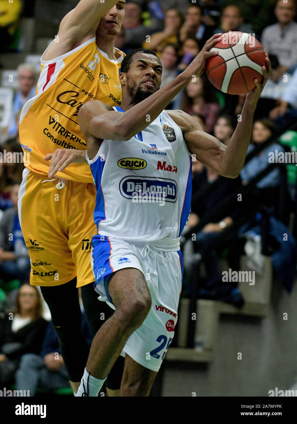 Treviso, Italien, 03. November 2019, Charles cooke iii (Treviso) während De Longhi Treviso Warenkorb vs Carpegna Prosciutto Warenkorb Pesaro - Italienische Basketball eine Serie Meisterschaft - Credit: LPS/Ettore Griffoni/Alamy leben Nachrichten Stockfoto