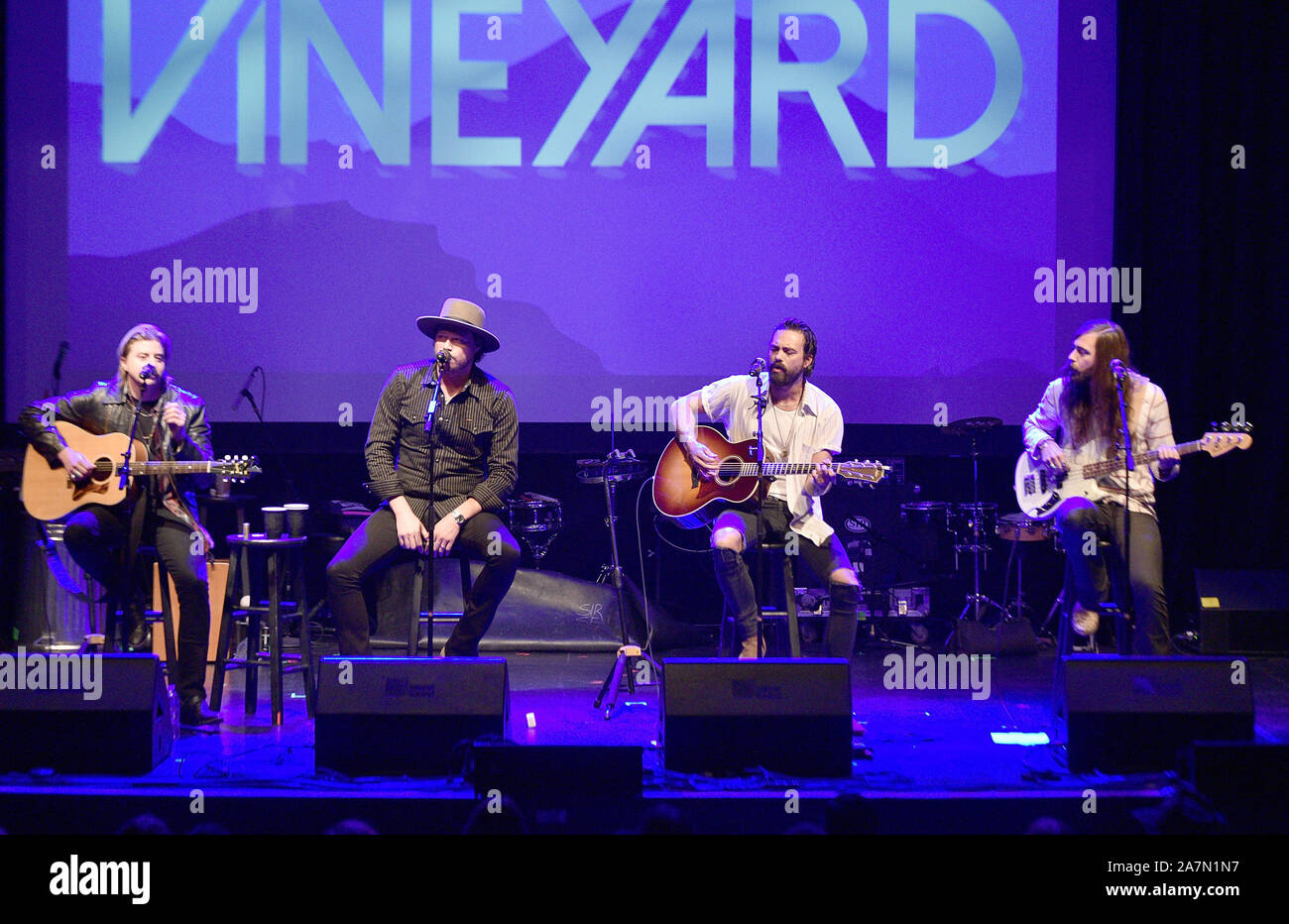 Napa, Kalifornien, USA. 02 Nov, 2019. Tausend Pferde - Zach Brown, Graham Deloach, Michael Hobby, Bill Satcher während der 2019 Live im Weinberg an der Uptown Theater am 02 November, 2019 in Napa, Kalifornien. Foto: imageSPACE/MediaPunch Credit: MediaPunch Inc/Alamy leben Nachrichten Stockfoto