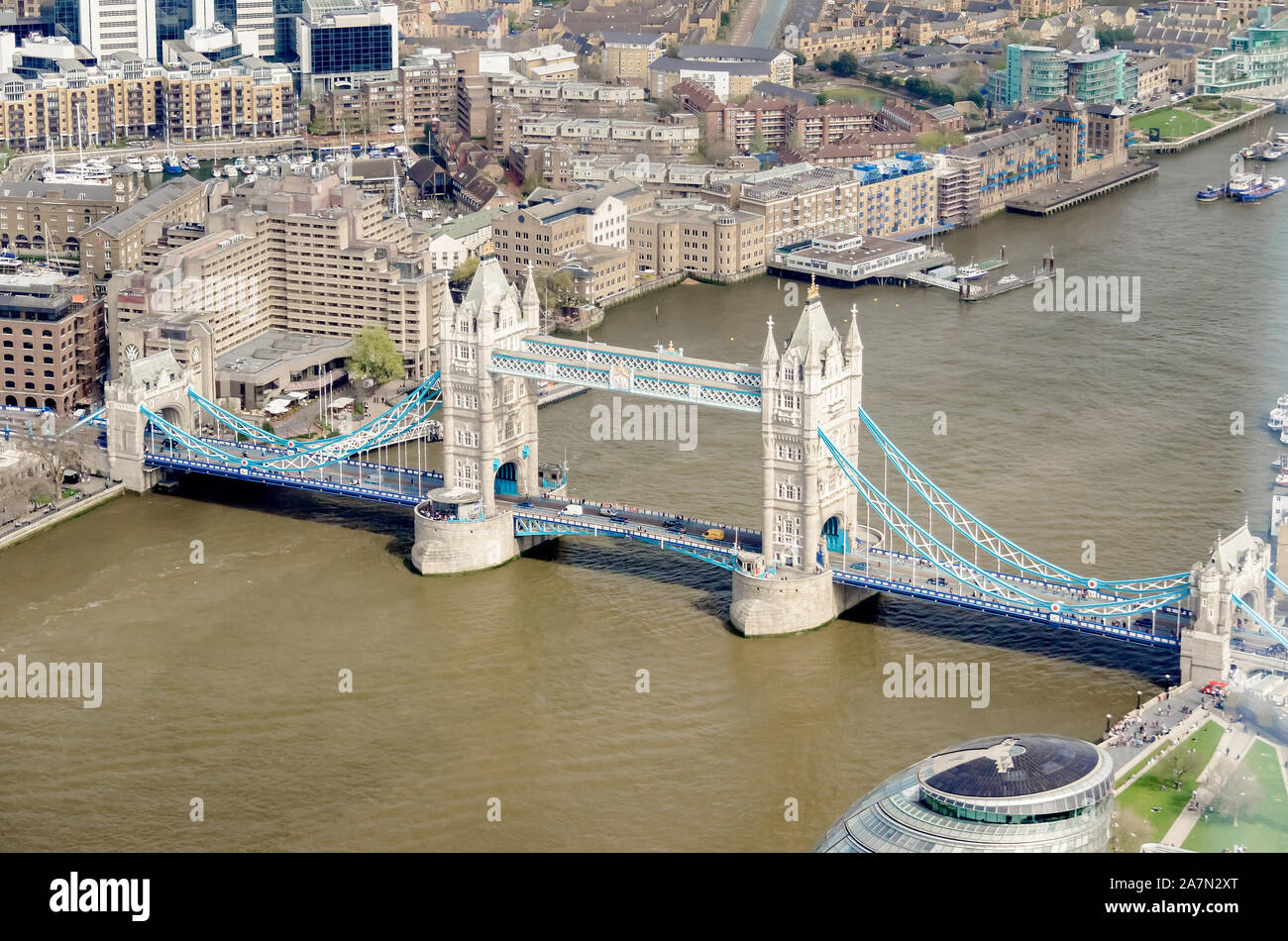 Luftbild von der Tower Bridge, historische Sehenswürdigkeit in London, Großbritannien Stockfoto