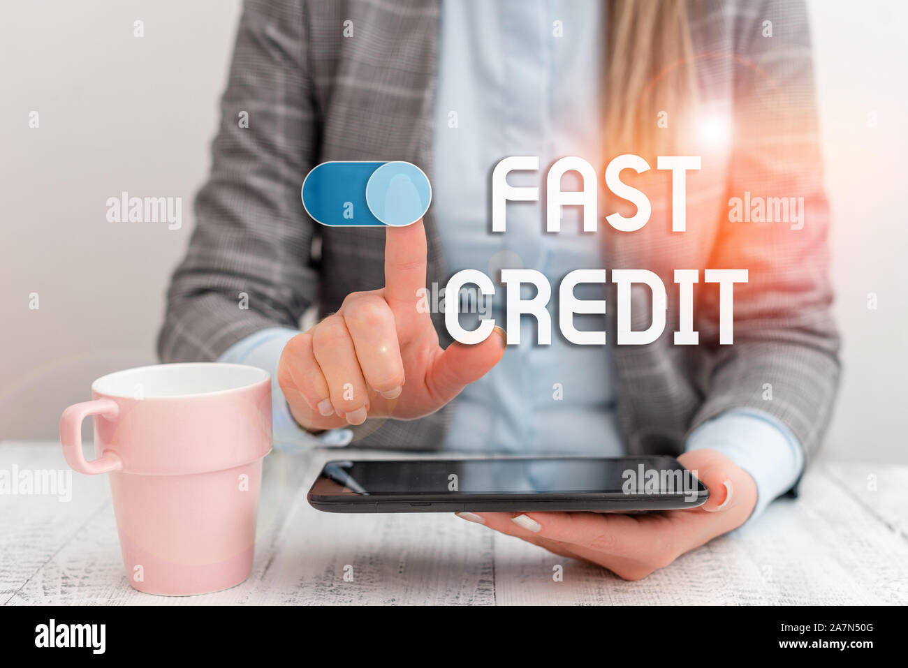 Text Zeichen zeigen schnell Kredit. Business Foto Text gilt für eine schnelle demonstratingal Darlehen, mit dem Sie die Streite Geschäftsfrau mit mo-Sitzung überspringen Stockfoto
