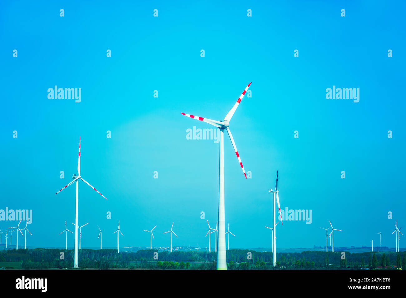 Windindustrie, Die Elektrische Energie Erzeugt Stockfotos und bilder