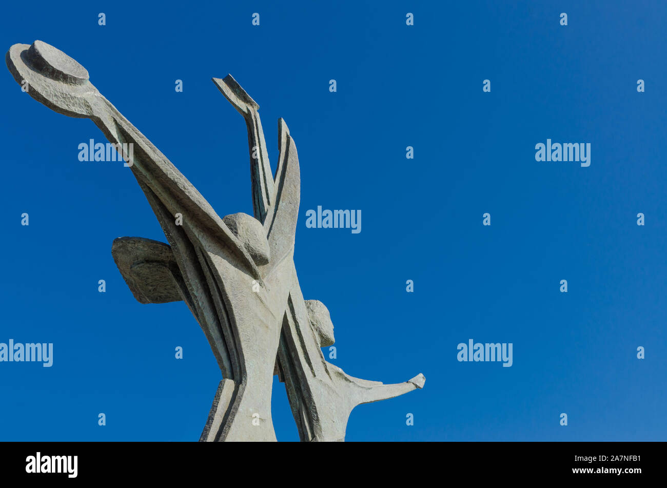 Denkmal für die Segler (Bildhauer Vittorio di Cobertaldo 1974) entlang der Promenade, Taranto, Apulien, Italien. Stockfoto