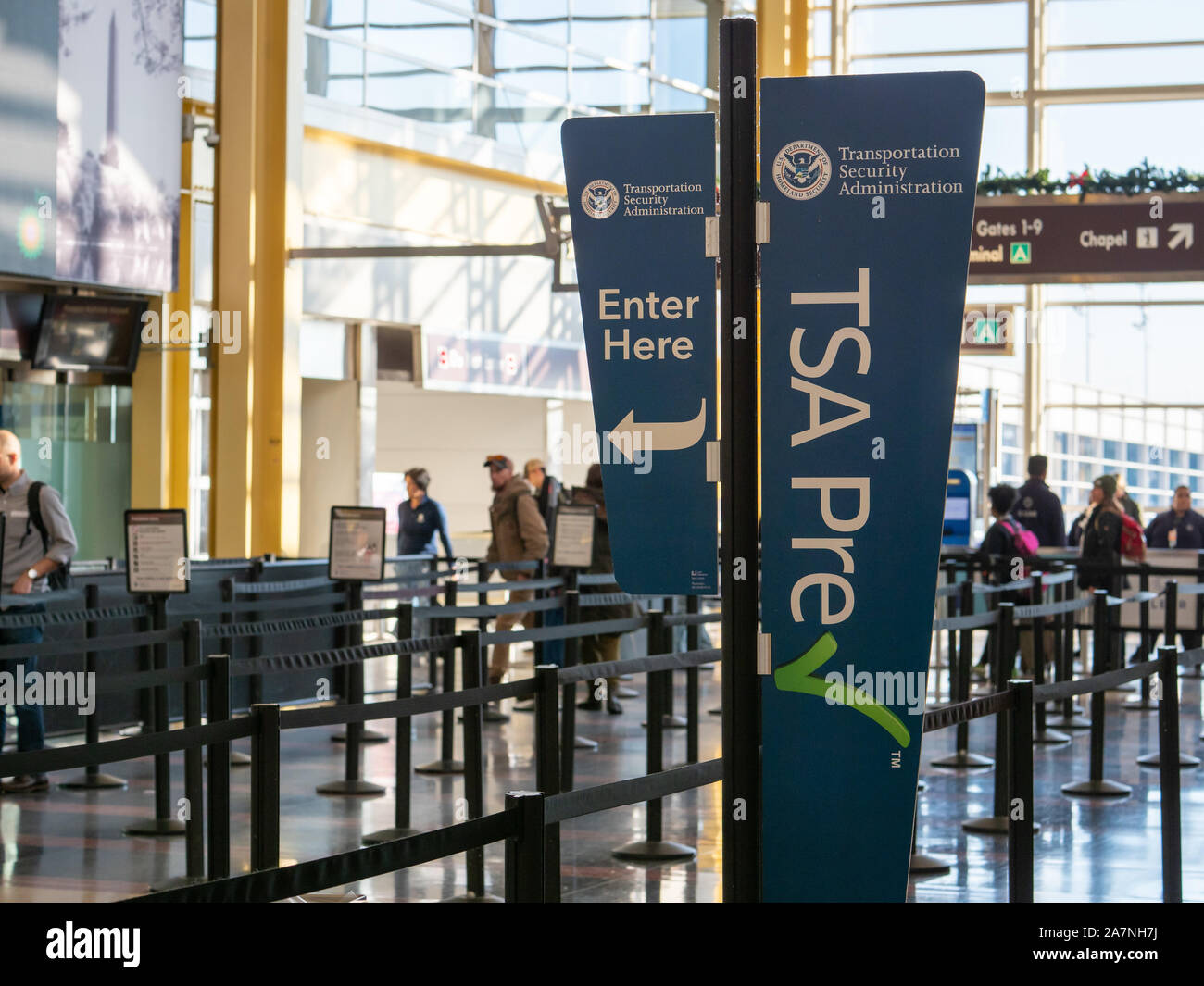 TSA-precheck Fast Lane vor Sicherheit auf Reagan National Airport Stockfoto