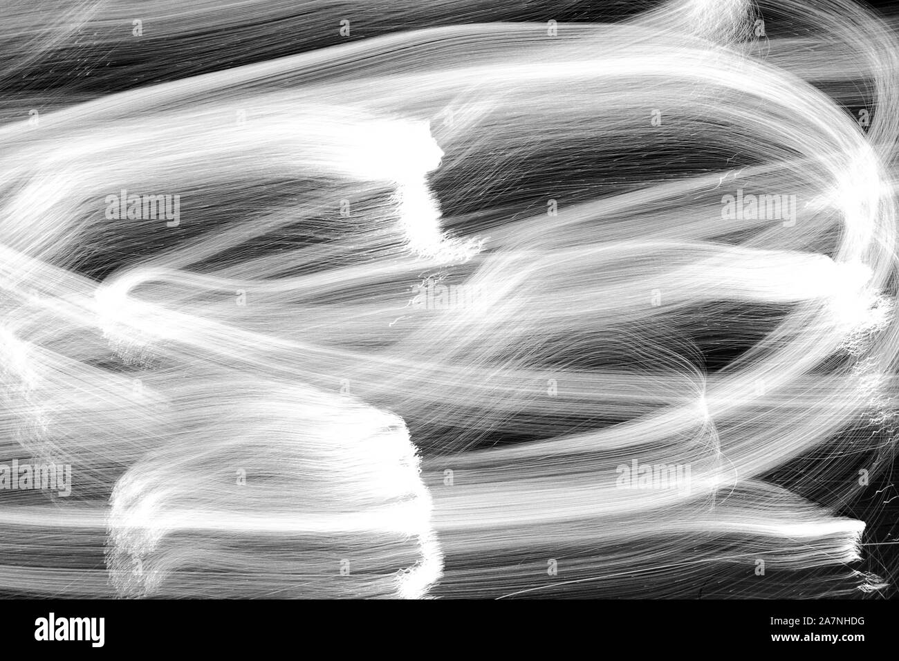 Lange Belichtungszeiten von Feuerwerk über die Kunst der Malerei. Bonfire Night und im November die 5. North Devon Barnstaple Feuerwerk. Stockfoto