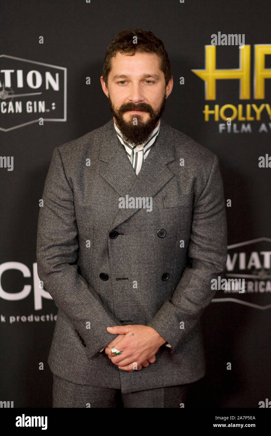 Beverly, Massachusetts, USA. 03 Nov, 2019. Beverly Hills, Ca. 3. November, 2019. Shia LaBeouf am 2019 Hollywood Film Awards im Beverly Hilton in Beverly Hills, Kalifornien am 3. November 2019. Credit: Tony Forte/Medien Punch/Alamy Live News Credit: MediaPunch Inc/Alamy leben Nachrichten Stockfoto