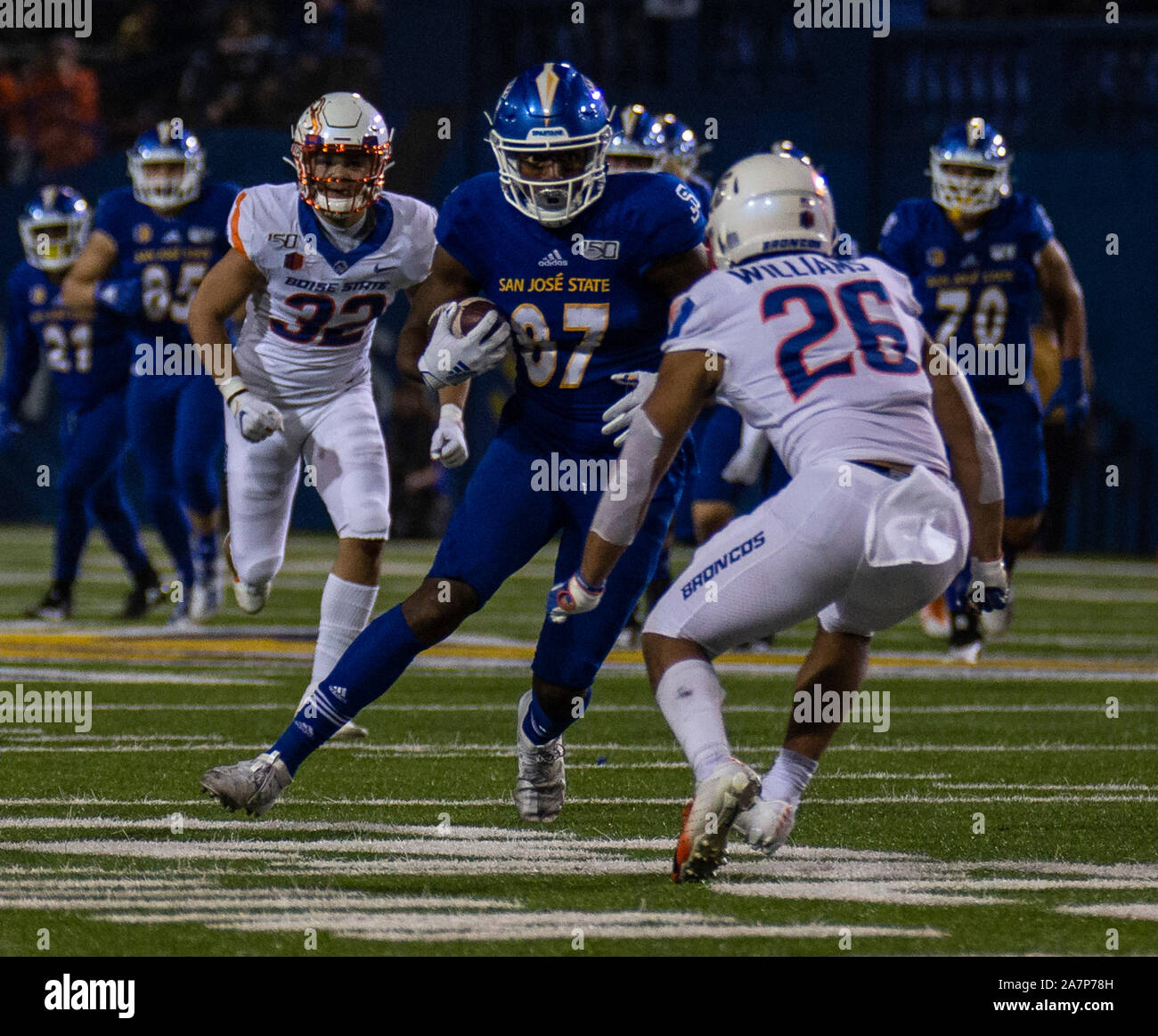 CEFCU Stadion San Jose, CA. 02 Nov, 2019. San Jose, CA San Jose State tight end Derrick Deese Jr (87) läuft für eine kurze nach fangen während der NCAA Football Spiel zwischen der Boise State Broncos und dem San Jose State Spartans 42-52 verlor an CEFCU Stadion San Jose, CA. Thurman James/CSM/Alamy leben Nachrichten Stockfoto