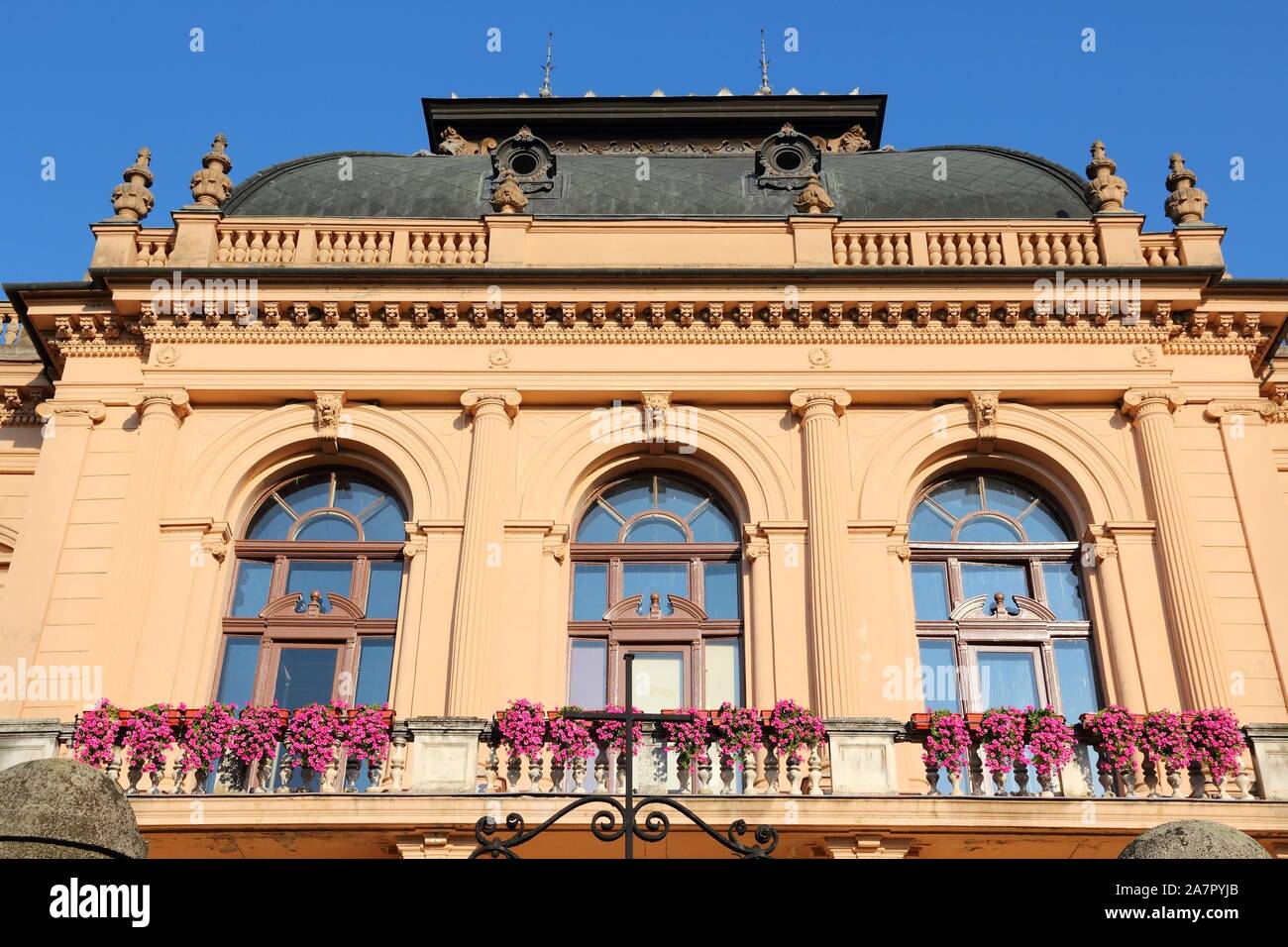 Sremski Karlovci, Serbien - Stadt in der Region Vojvodina. Klerikalen Hohe Schule des Heiligen Arsenije (Grande Ecole). Stockfoto