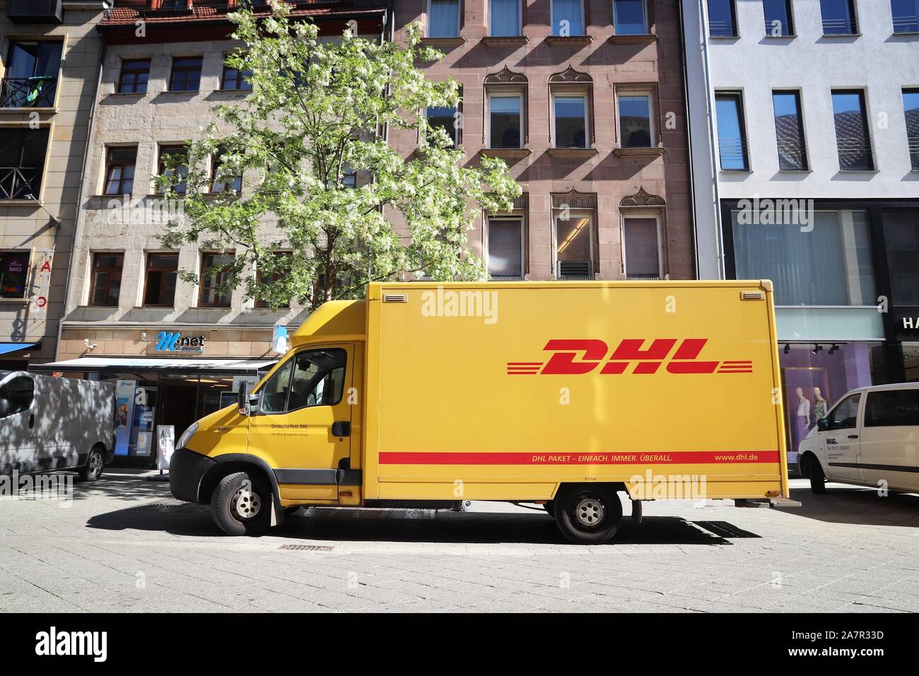 Nürnberg, Deutschland - Mai 7, 2018: DHL-Kurier Transporter in Deutschland. DHL ist Teil des Deutschen Nationalen mail Service - Deutsche Post. Stockfoto