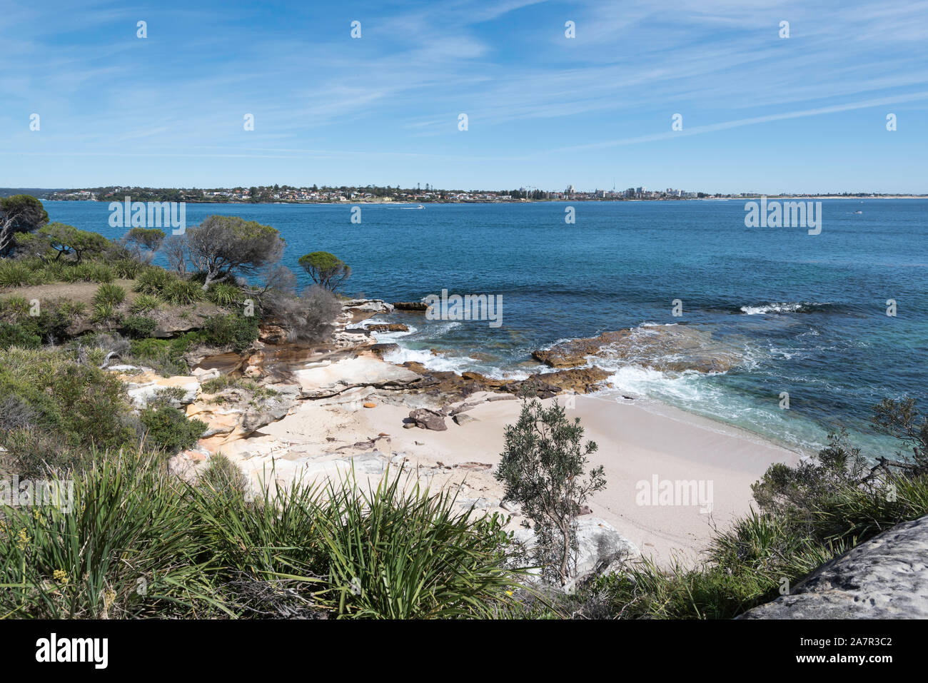 Blick über Hafen Hacking Cronulla vom kleinen Strand am Jibbon Bundeena im südlichen Sydney, Australien Stockfoto