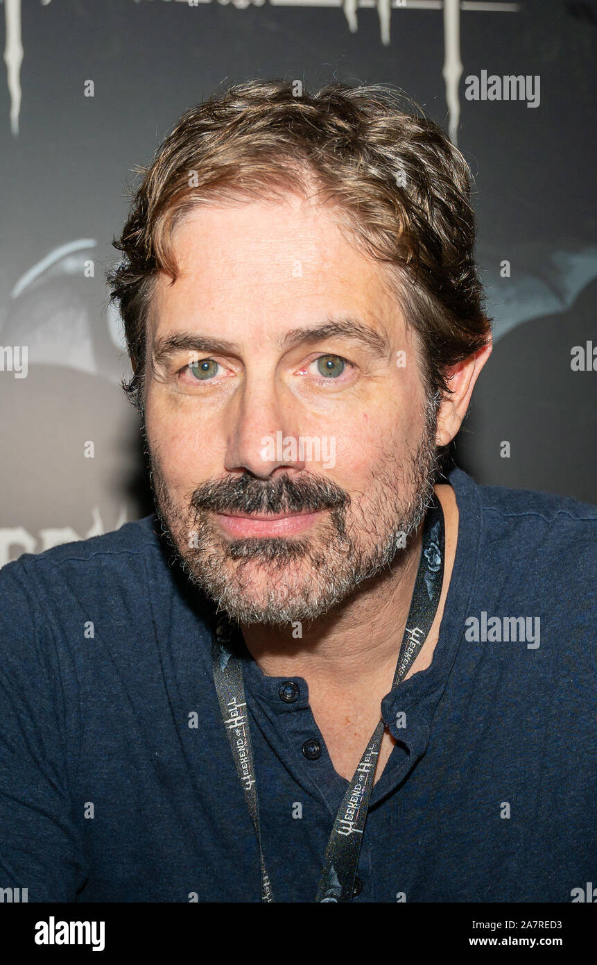 DÜSSELDORF-Neuss, Deutschland - Am 2. November 2019: Zach Galligan (* 1964, US-amerikanischer Schauspieler - Gremlins) am Wochenende der Hölle 2019, zwei Tag (2-3 November 2019) Horror-themed Fan Convention. Stockfoto