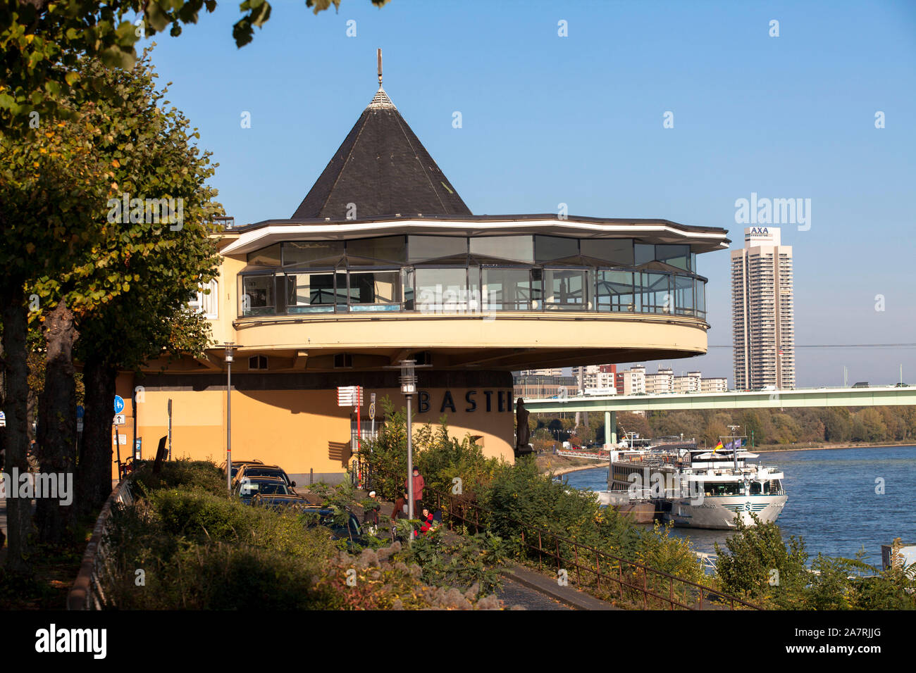 Die Bastei liegt direkt am Rhein im Stadtteil Neustadt-Nord, Architekt Wilhelm Riphahn, Köln, Deutschland sterben Bastei am Rheinufer in der Stockfoto