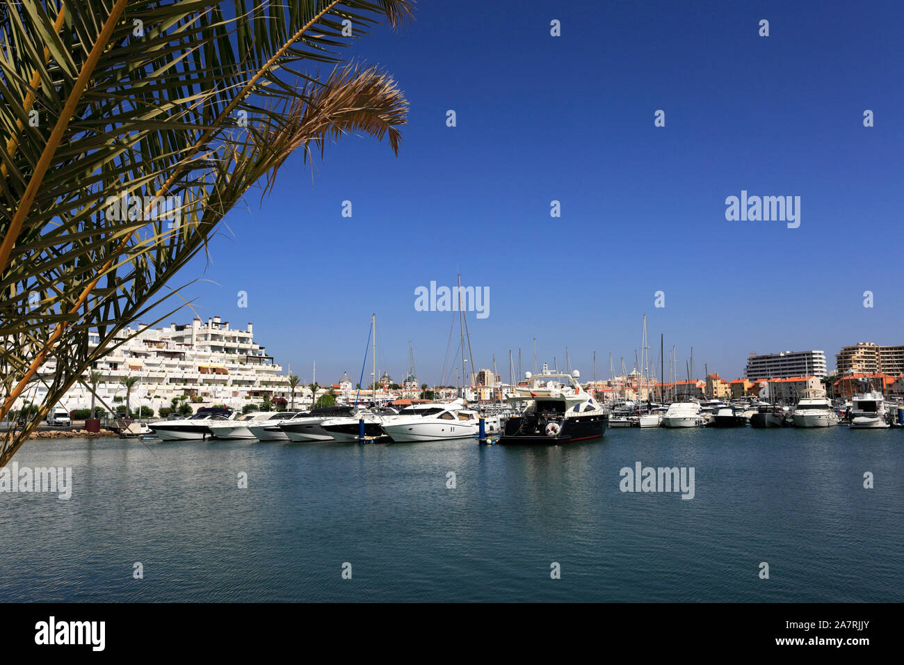 Sportboote in der Marina von Vilamoura, Algarve, Portugal, Europa Stockfoto