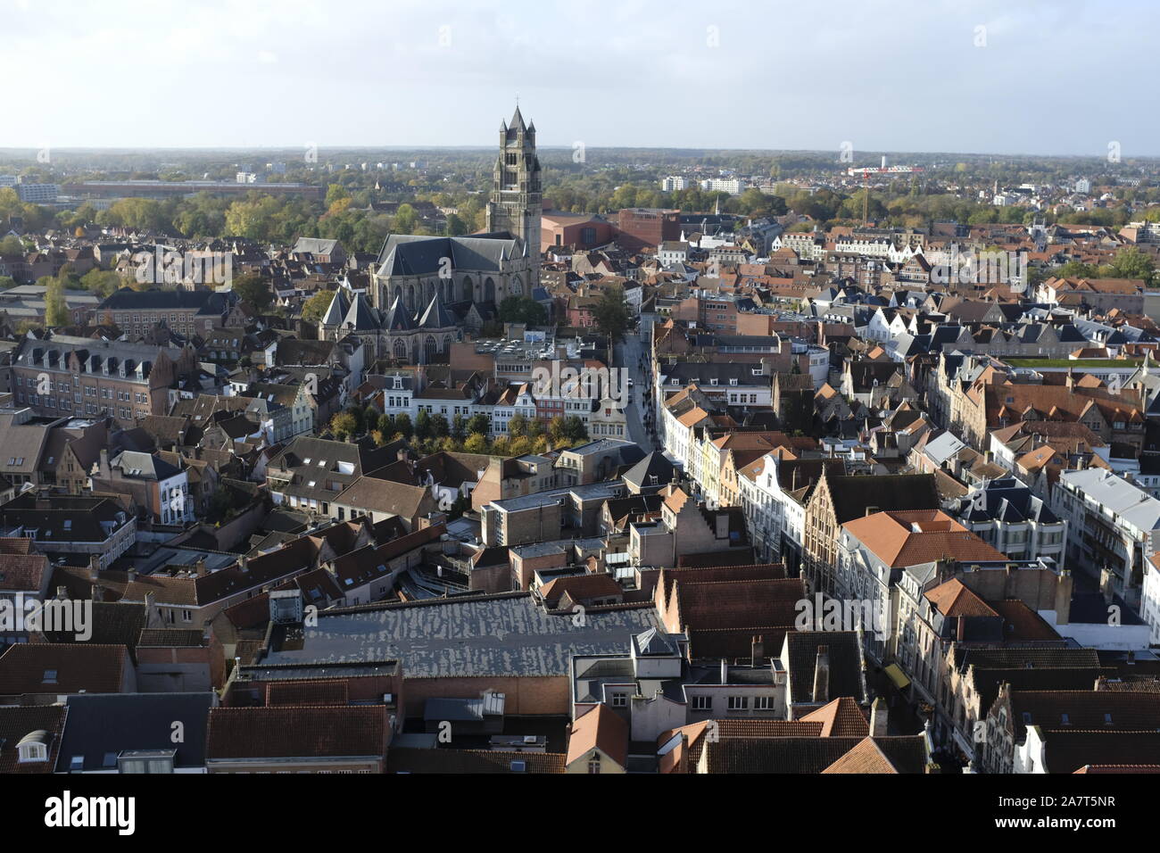 Anzeigen von Brügge von der Oberseite der Belfort Tower. Wir können Se der St. Salvator Kathedrale. Stockfoto