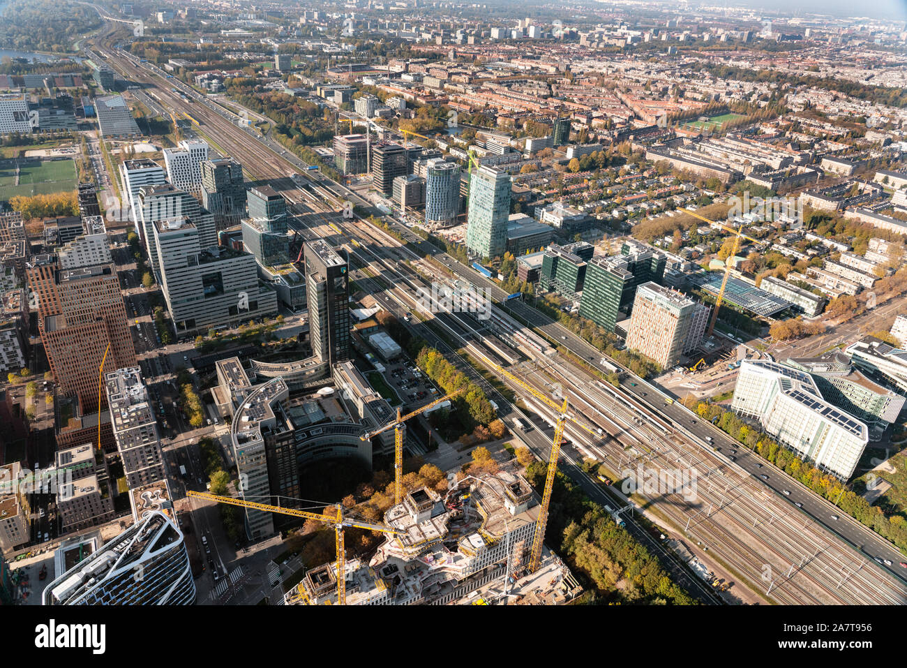 Antenne von Zuidas Geschäftsviertel von Amsterdam Stockfoto