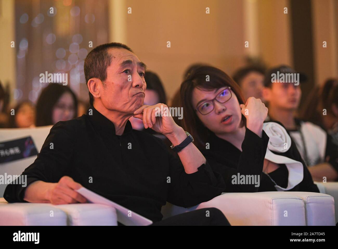 Chinesische Regisseur Zhang Yimou nimmt an den DOUYIN kurze Video Festival in Peking, China, 22. August 2019. Stockfoto