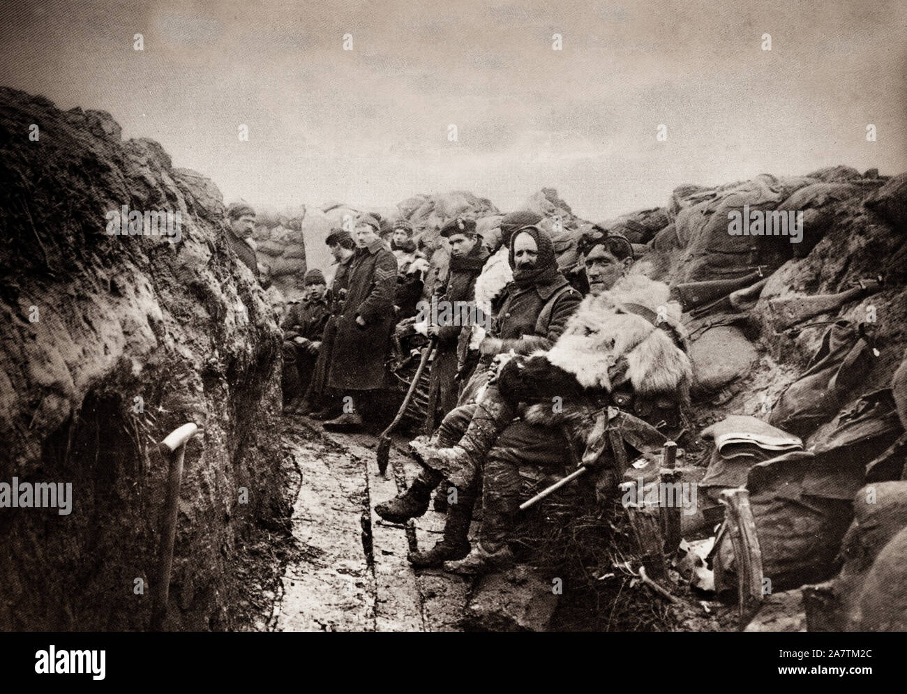 Männer der zweiten Bataillon, Royal Scots Fusiliers Überwinterung in den Gräben im La Boutillerie nach der Schlacht von Armentières. Es wurde von Deutschen und französisch-britische Truppen im nördlichen Frankreich im Oktober 1914 kämpften, während die gegenseitigen Versuche durch die Armeen der nördlichen Flanke des Gegners, die den Wettlauf zum Meer genannt wurde. Stockfoto