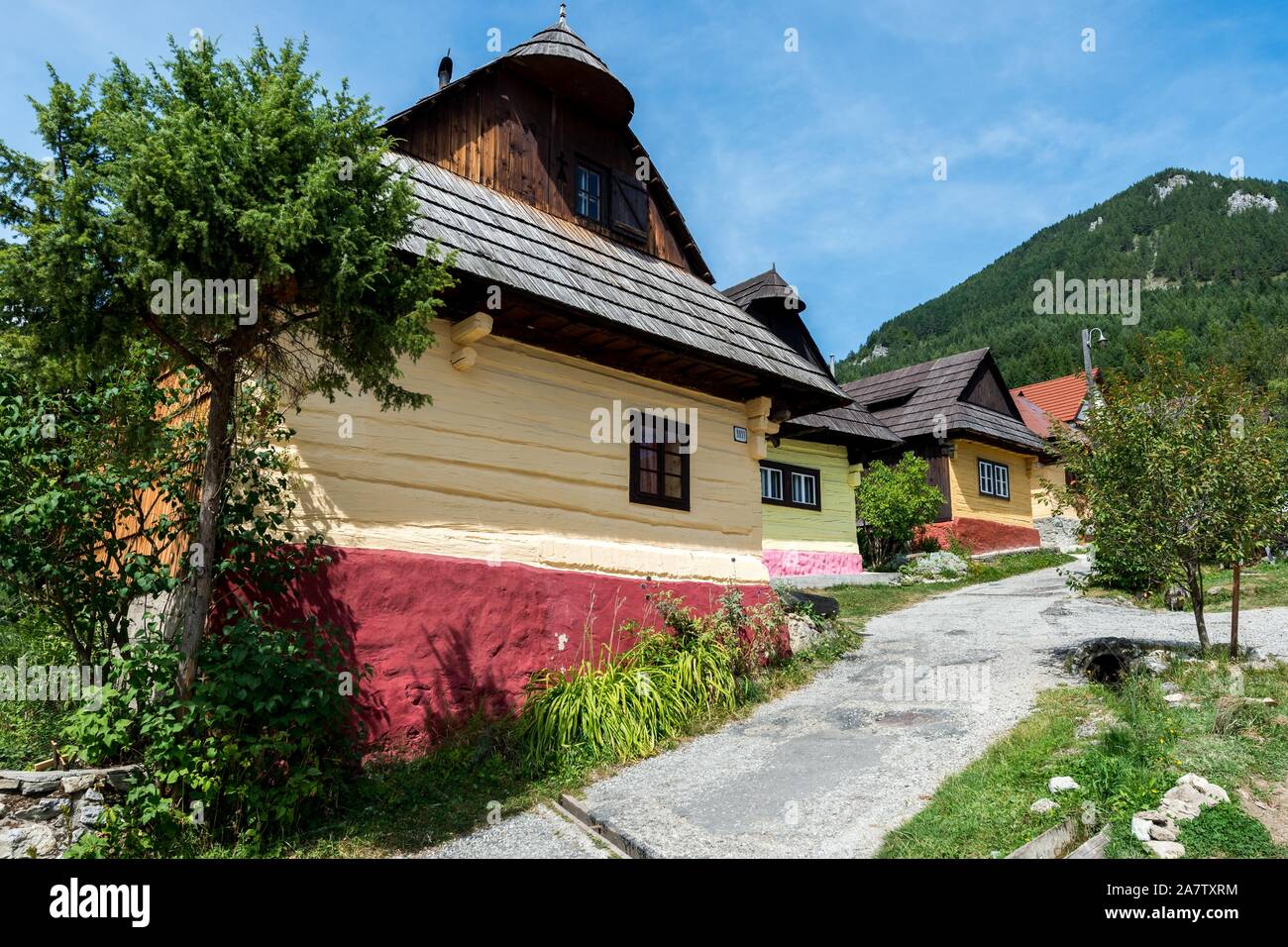 Die vlkolinec in Velka Fatra ist ein UNESCO-Weltkulturerbe. So weit, 30 ständige Bewohner leben in der ursprünglichen Holzhäuser. Stockfoto