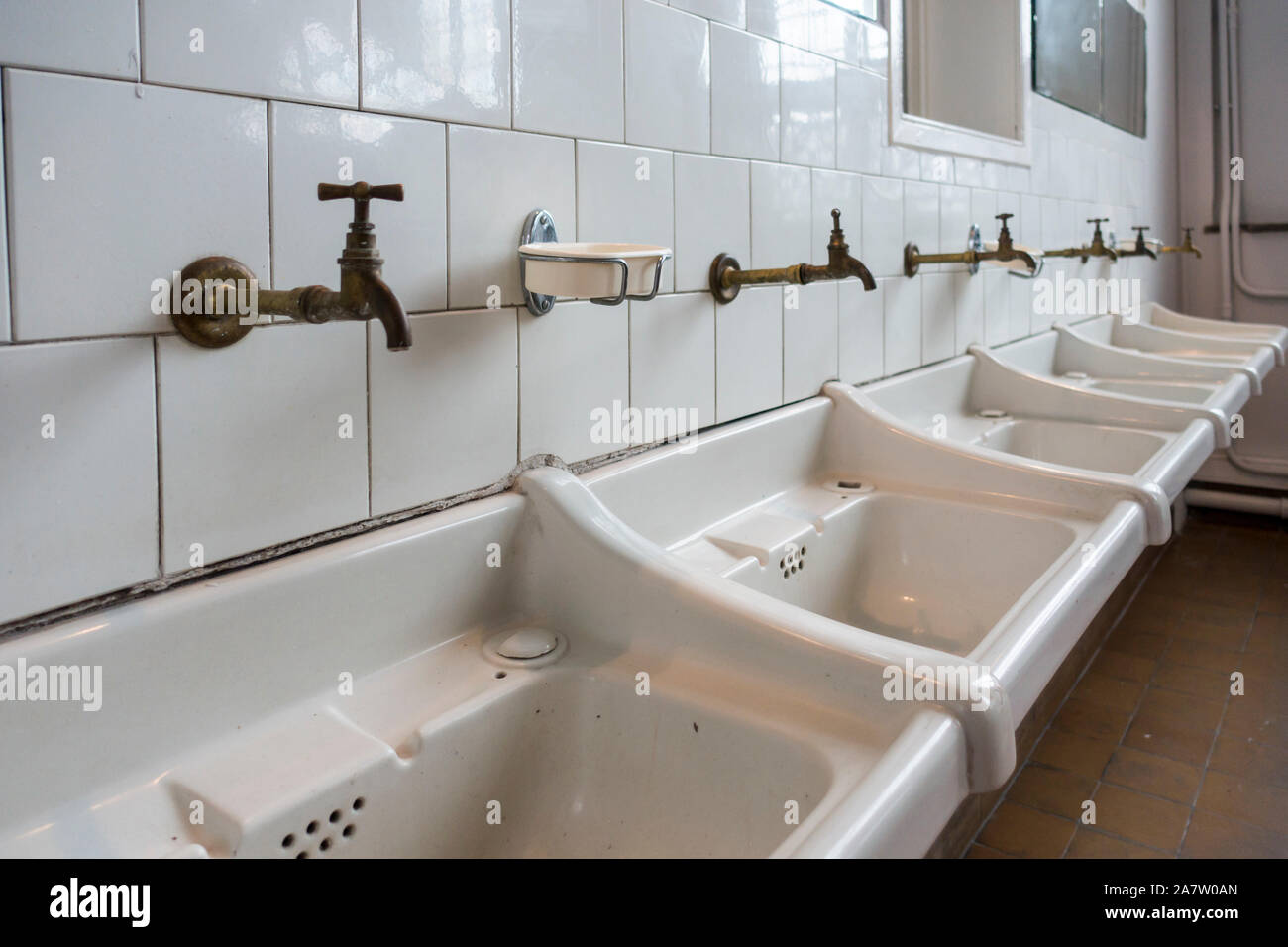 Basins Stockfotos und -bilder Kaufen - Alamy