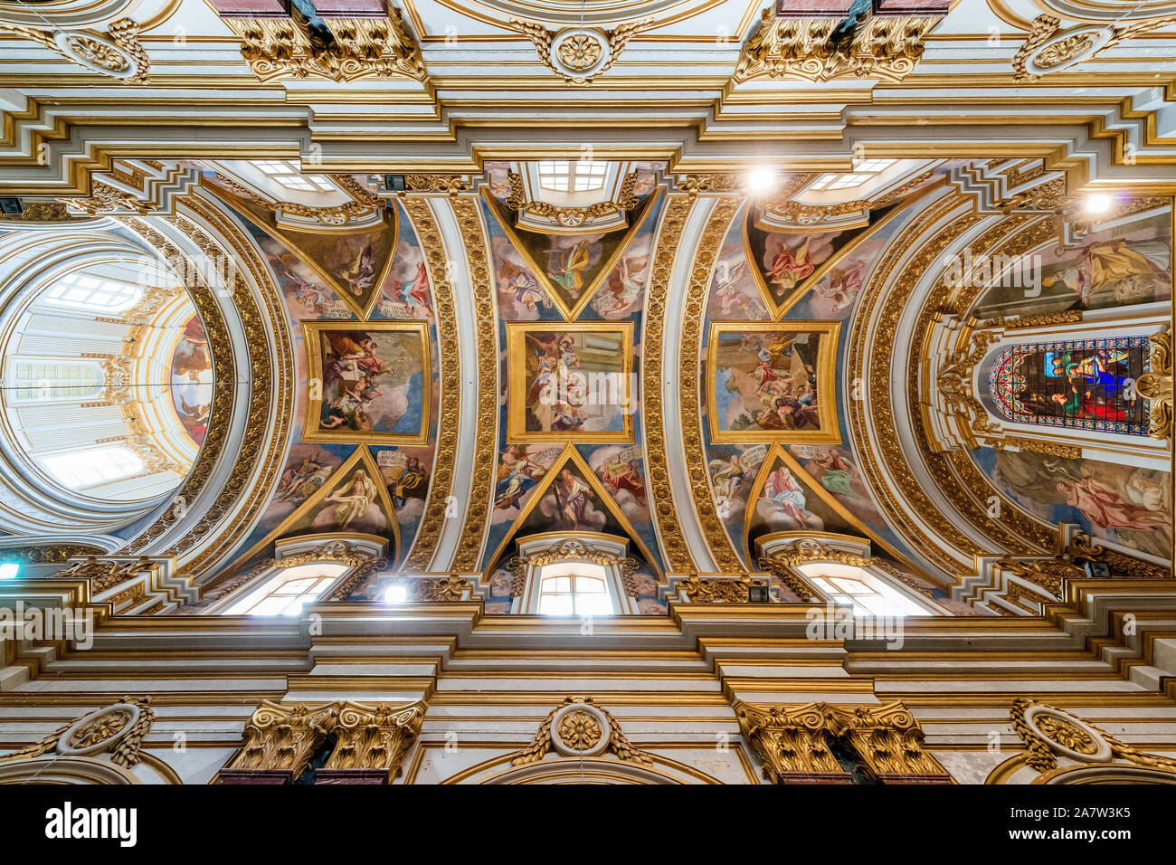 Schönes Interieur der St. Paul's Kathedrale in Mdina, Malta. Stockfoto