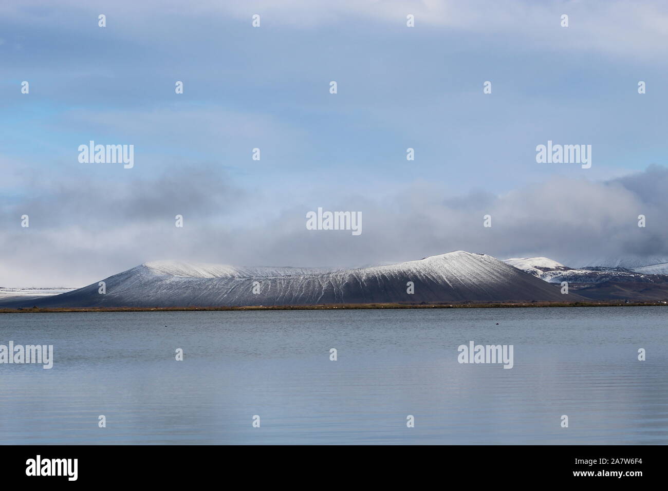 See Myvatn, Island - Hverfjall Krater Stockfoto