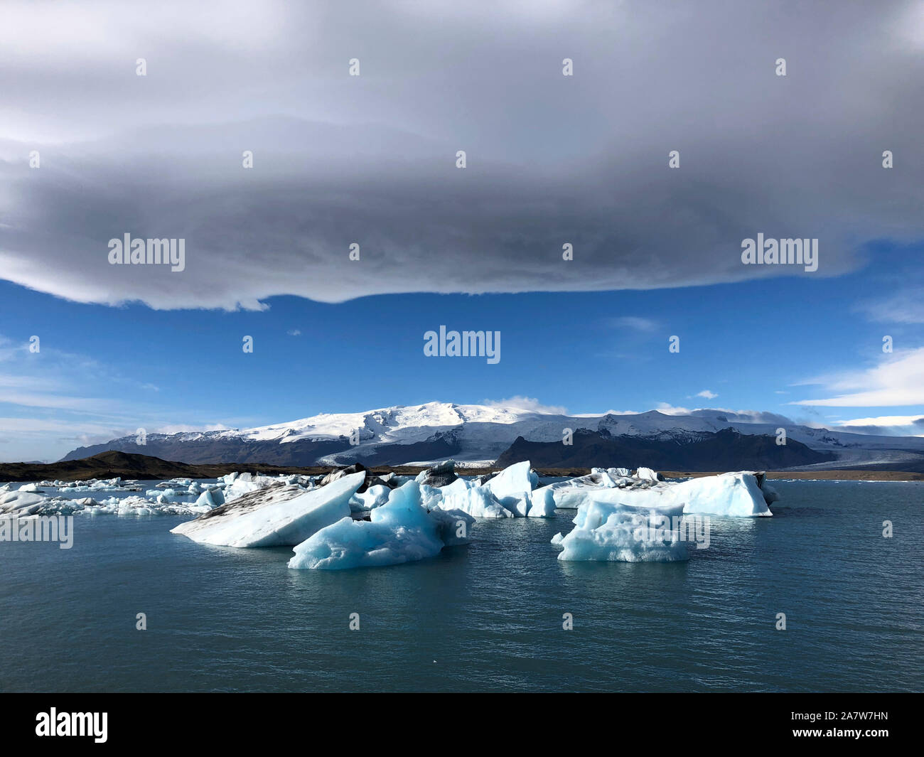 Eis schweben in Gletscherlagune Jokulsarlon in Island Stockfoto