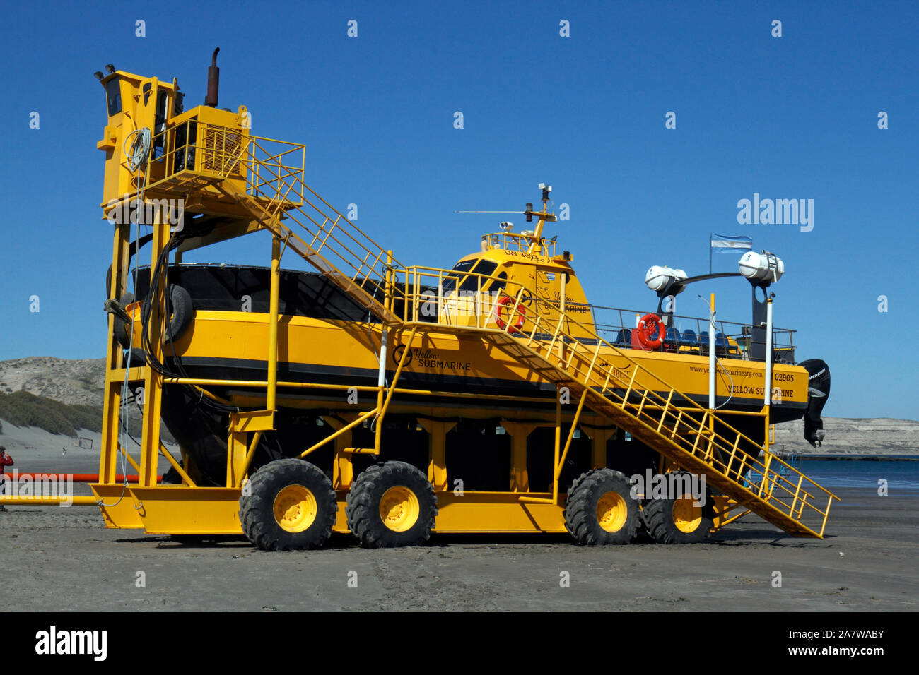 Die gelbe UBoot. Der Spezialist im SemiUBoot Whale watching Schiff