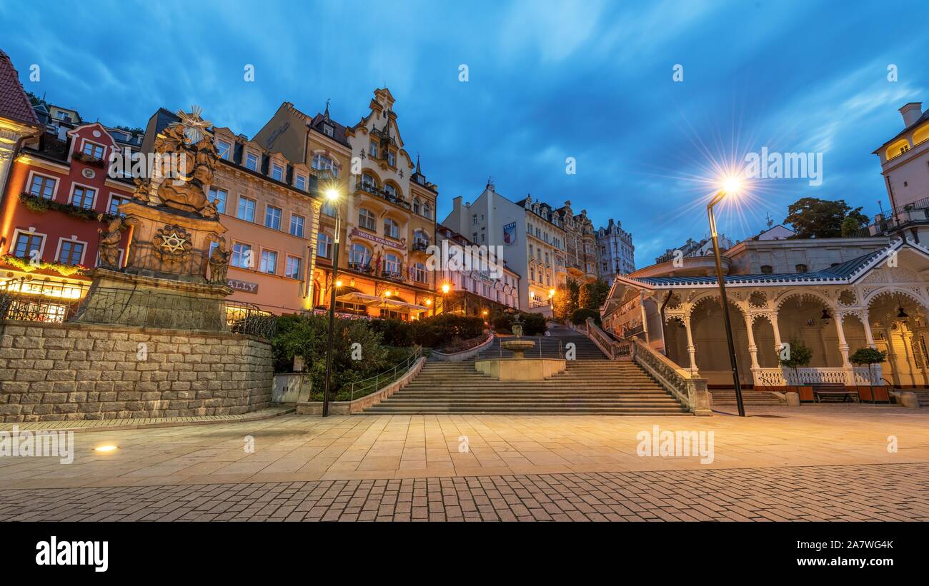 Trzni Kolonnade in der Kurstadt Karlovy Vary Stockfoto