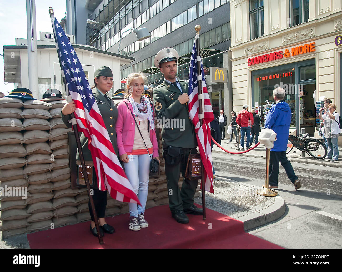 Fake Checkpoint Charlie, Berlin Stockfoto
