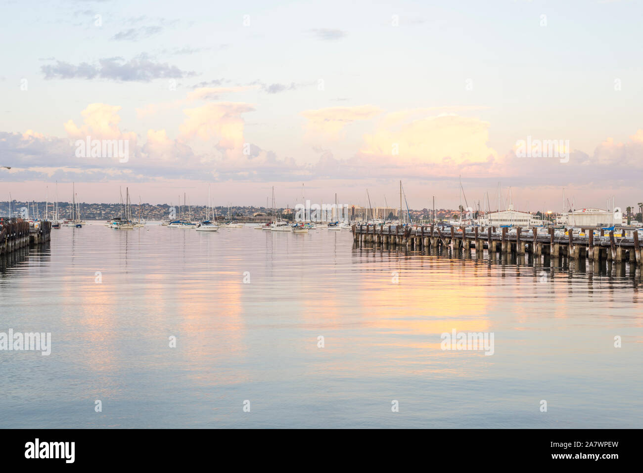 Sonnenaufgang am Hafen von San Diego. San Diego, Kalifornien, USA. Stockfoto