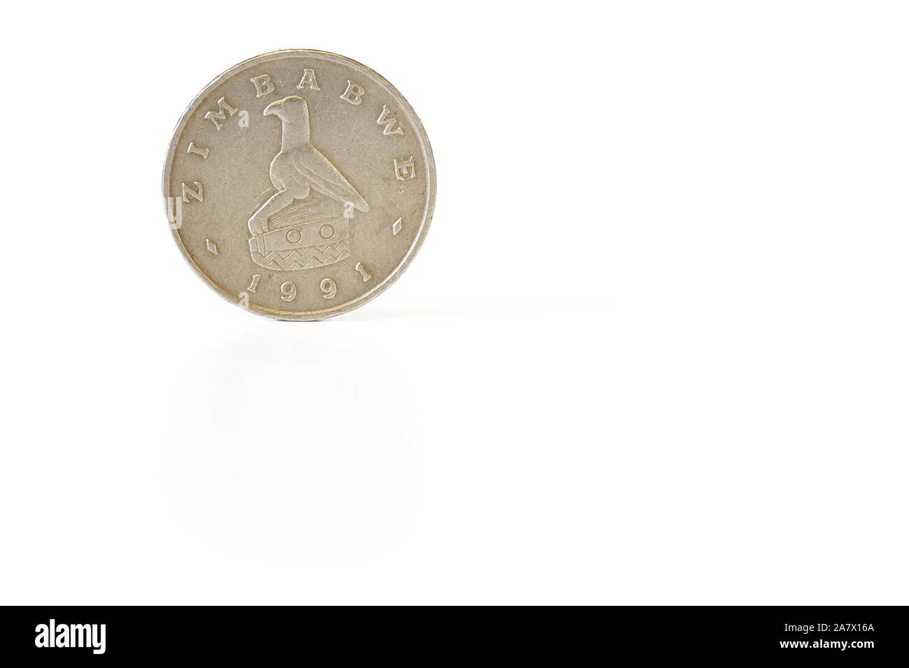 Simbabwe Münze Rückseite, mit Sie Adler, closeup Detail auf weißem Hintergrund Stockfoto