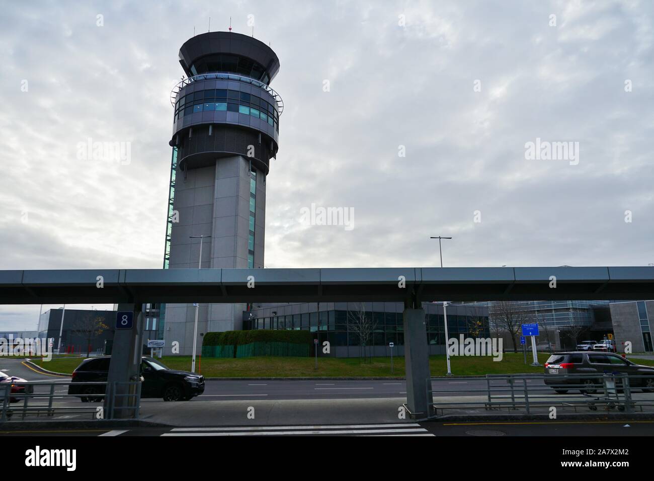 QUEBEC CITY, Kanada - 2 May 2019 - Blick auf den Internationalen Flughafen Jean Lesage (YQB) in Quebec City, Kanada. Stockfoto