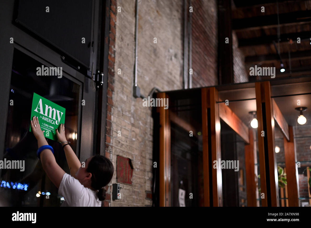 Philadelphia, Pennsylvania, USA. 4. Nov 2019. Demokratische Präsidentschaftskandidaten der US-Senator Amy Klobuchar hält eine Veranstaltung in Philadelphia, PA am 4. November 2019. Credit: OOgImages/Alamy leben Nachrichten Stockfoto