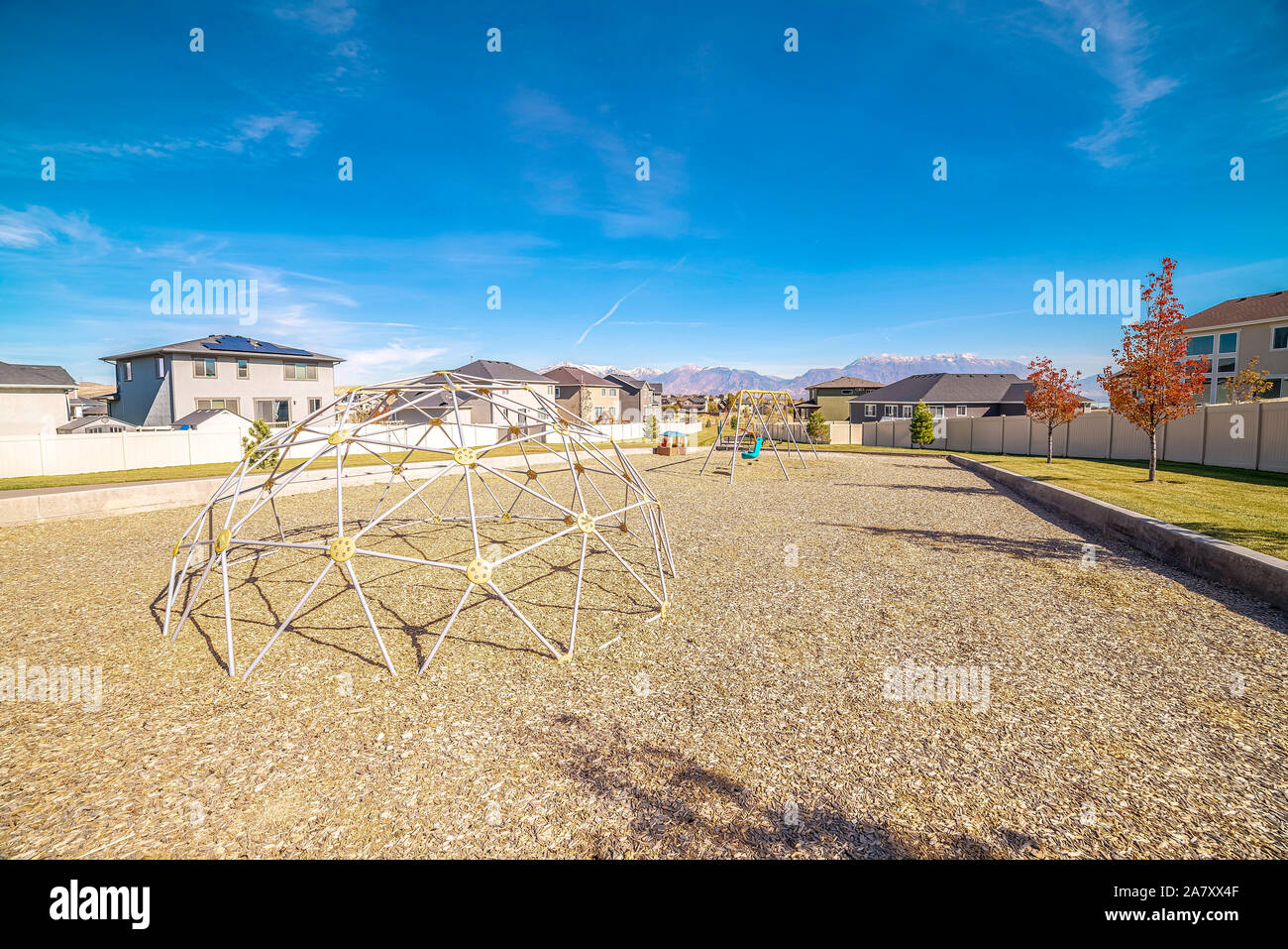 Klettern Dome in einem städtischen Kinder Spielplatz Stockfoto