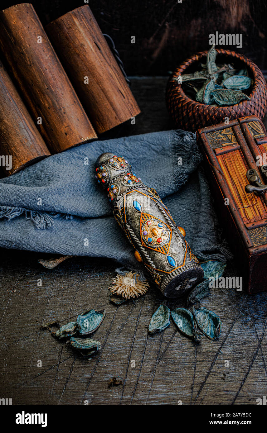 Arabische Oud Parfüm/arabische Oud Parfüm, Luxus Parfum, arabisch Parfüm -  Bild Stockfotografie - Alamy