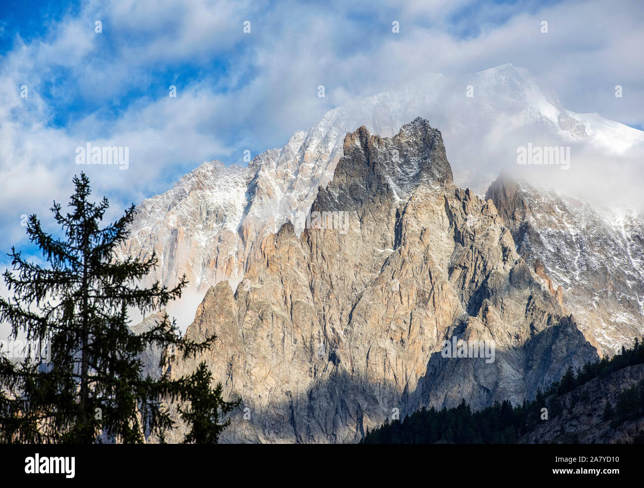 Die Alpen gesehen von der anderen Seite der Mon Blanc Tunnel, Italien Europa EU Stockfoto