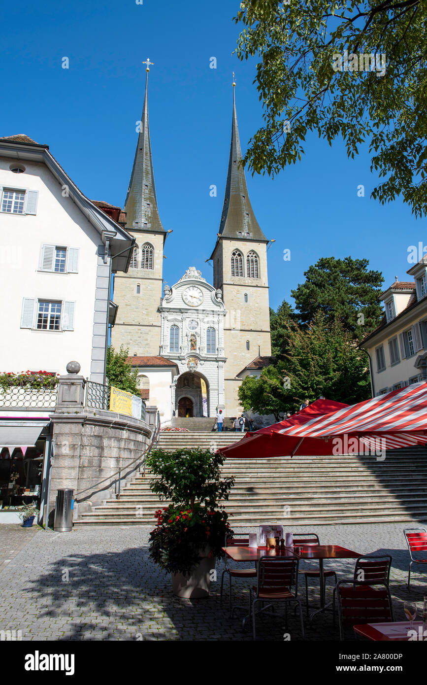 Kirche St. Leodegar in der Stadt Luzern in der Schweiz, in Europa Stockfoto Kirche St. Leodegar in der Stadt Luzern in der Schweiz, in Europa Stockfoto