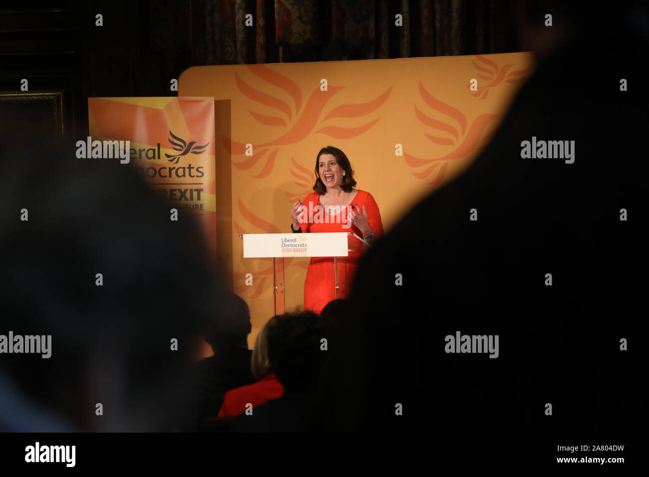 London/UK - November 5, 2019: liberale Demokraten leader Jo Swinson startet 2019 allgemeine Wahlkampf ihrer Partei bei der Einrichtung der Bauingenieure Stockfoto