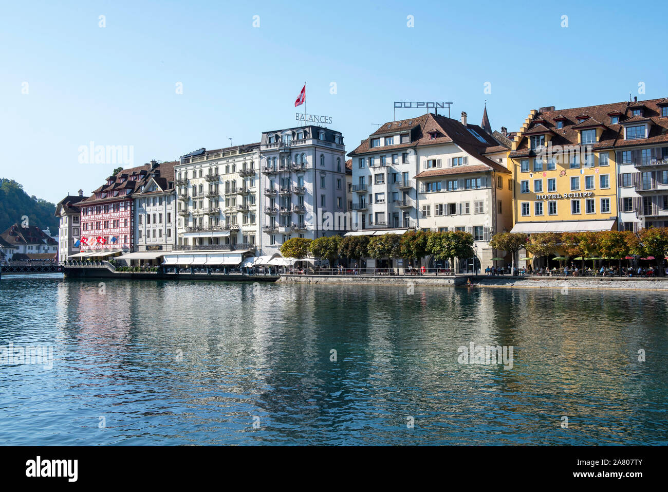 Einem sonnigen Sommertag in der Altstadt von Luzern in der Schweiz, in Europa Stockfoto Einem sonnigen Sommertag in der Altstadt von Luzern in der Schweiz, in Europa Stockfoto