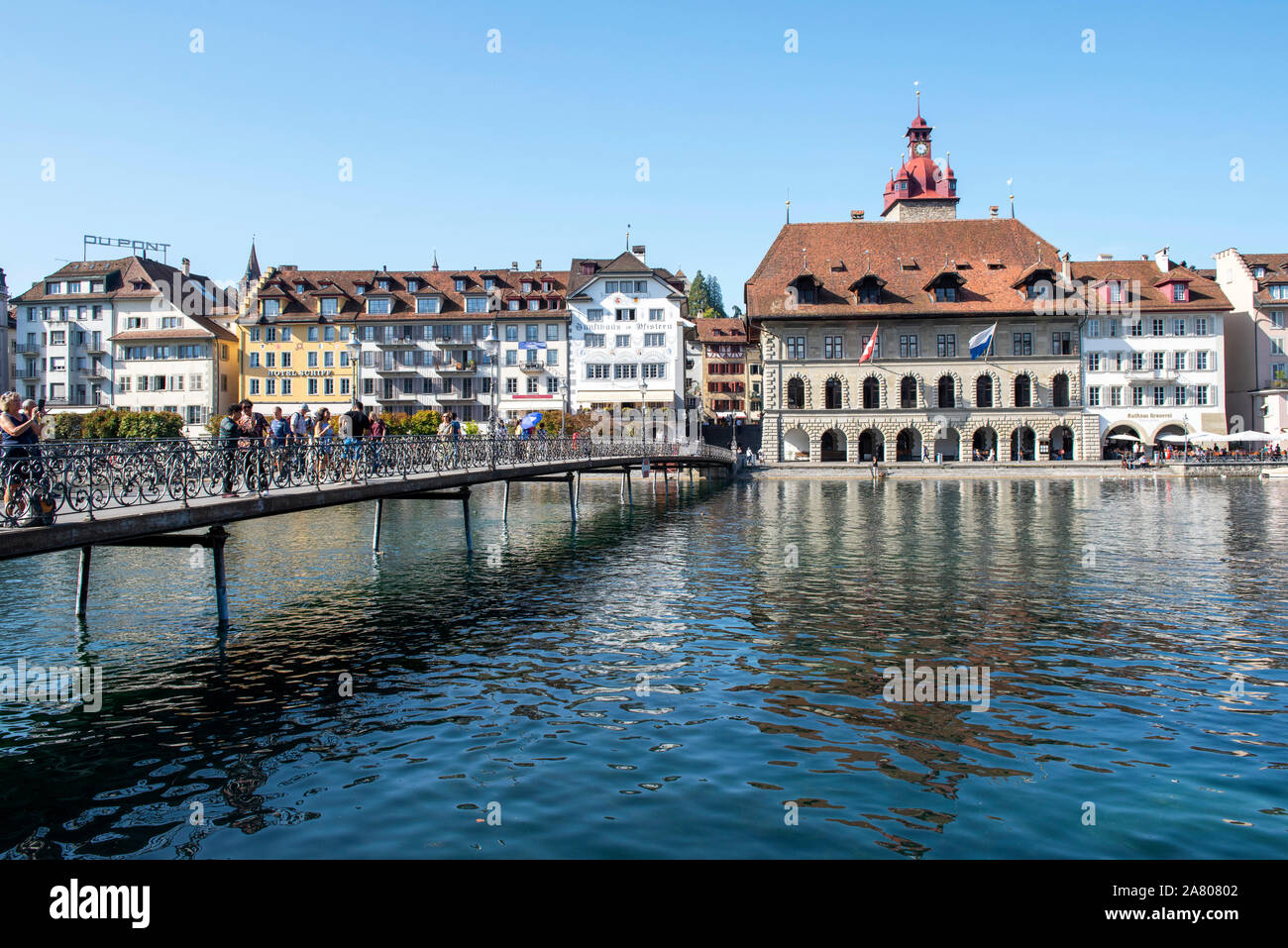 Einem sonnigen Sommertag in der Altstadt von Luzern in der Schweiz, in Europa Stockfoto Einem sonnigen Sommertag in der Altstadt von Luzern in der Schweiz, in Europa Stockfoto